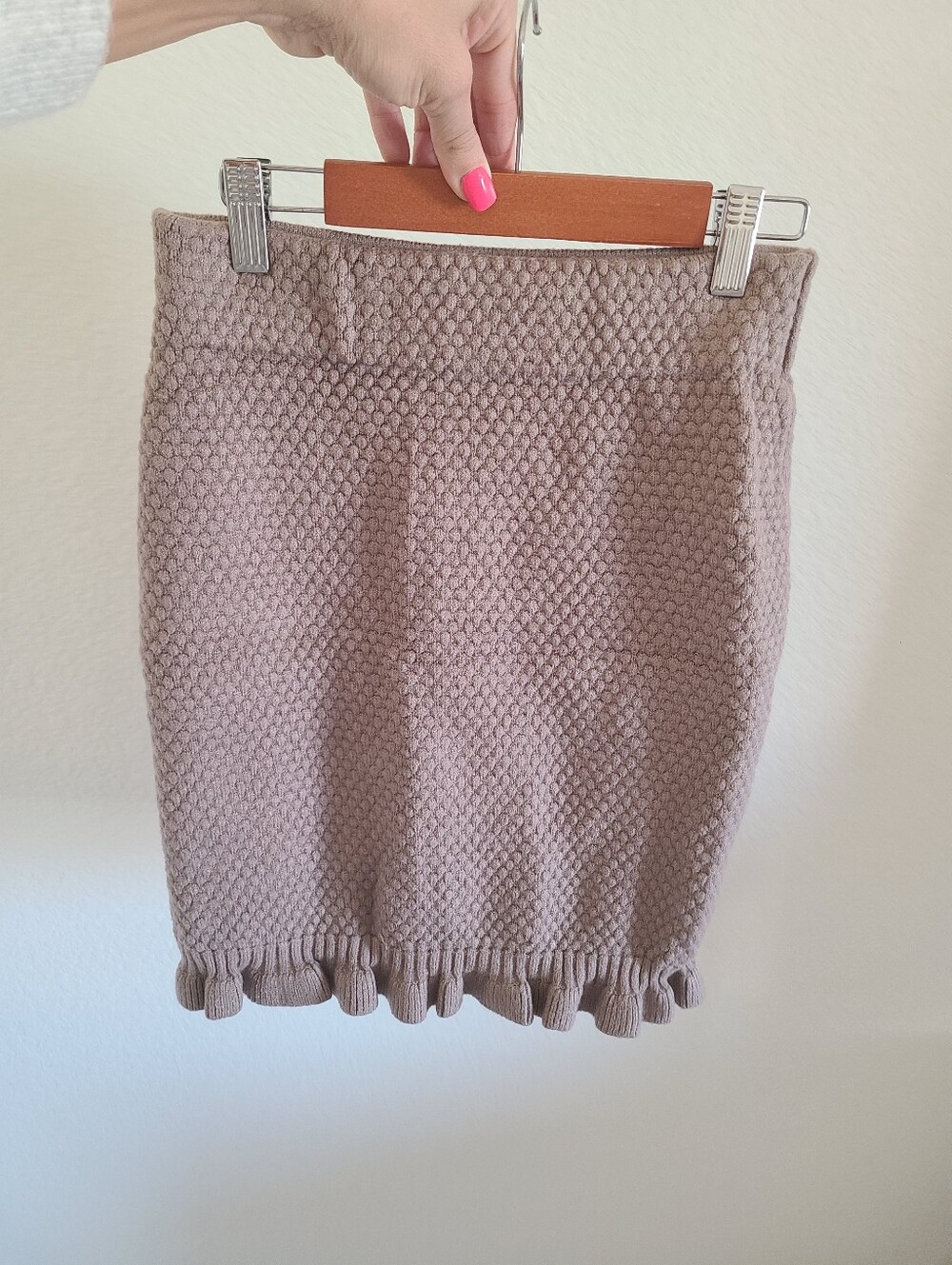 Express Textured Knit Pencil Skirt in Taupe